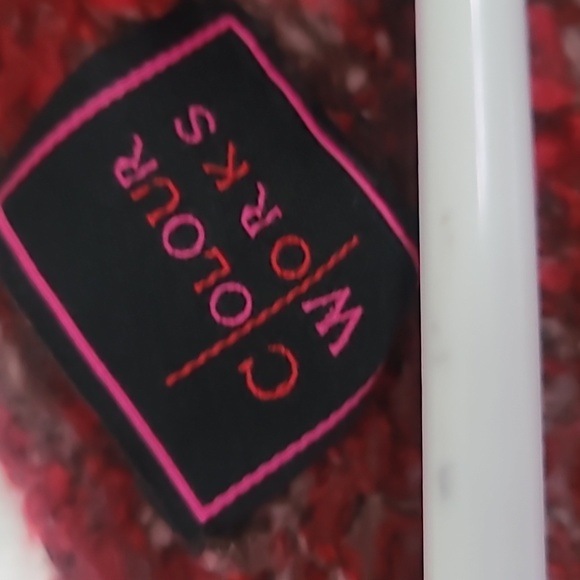 Color Works Cropped Sweater - Picture 4 of 7